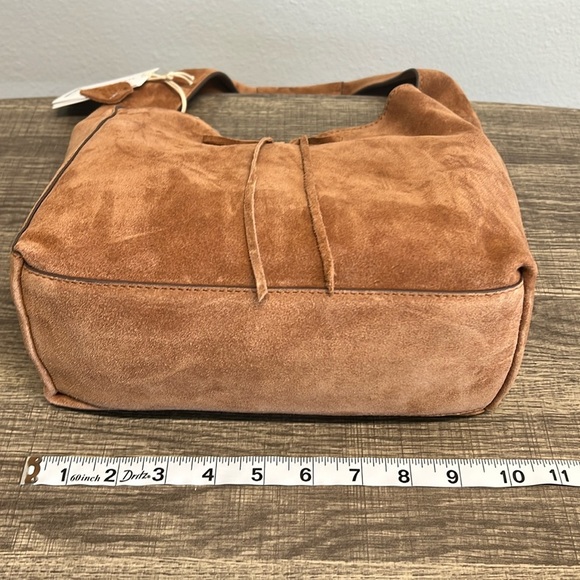 Lucky Brand | Leather Hobo Bag ~ “Honey Tan” - Picture 9 of 15